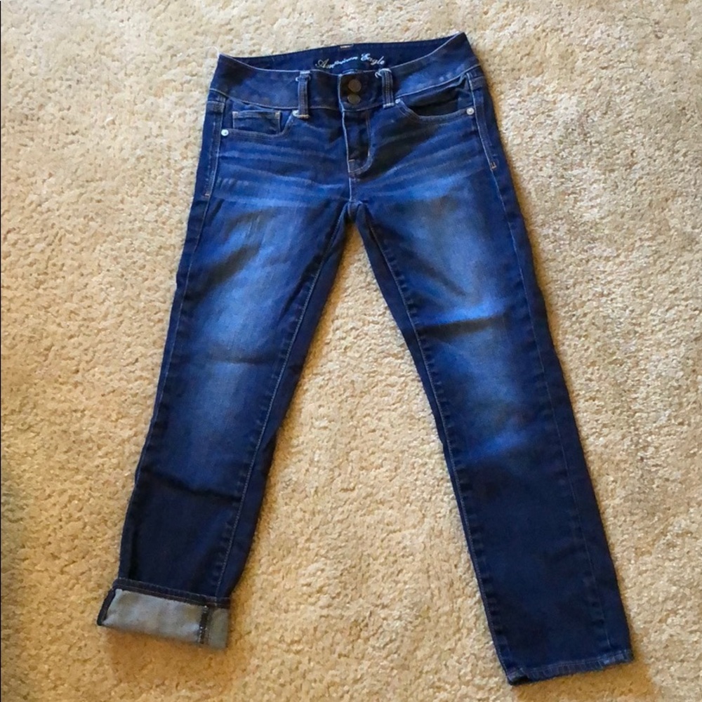 American Eagle Double Button Capris Dark Wash